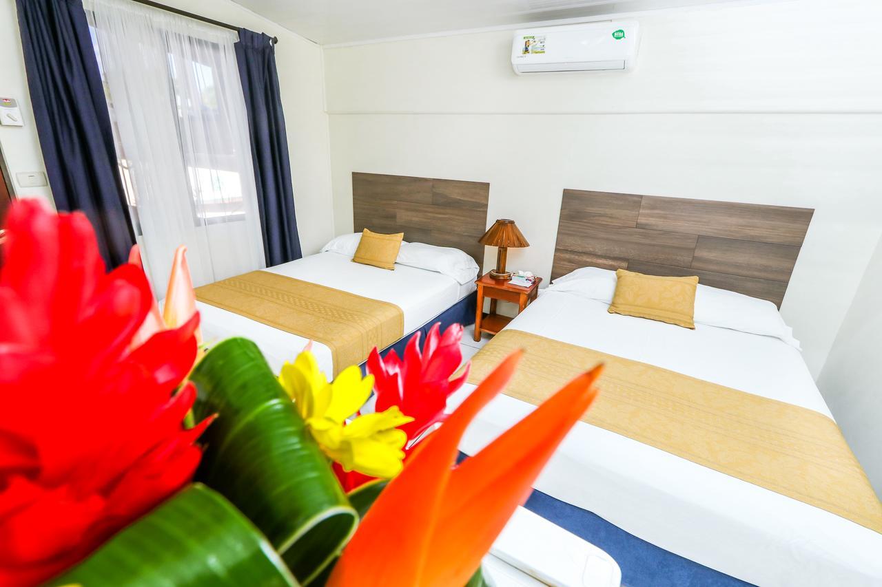 Hotel Flor Blanca Manuel Antonio Buitenkant foto