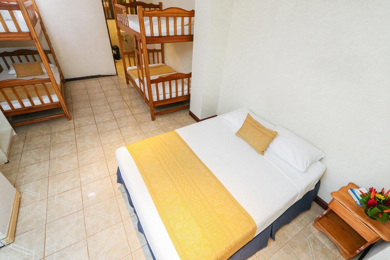 Hotel Flor Blanca Manuel Antonio Buitenkant foto