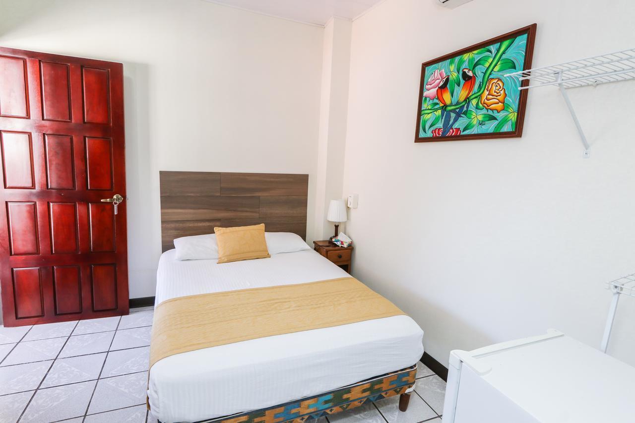 Hotel Flor Blanca Manuel Antonio Buitenkant foto