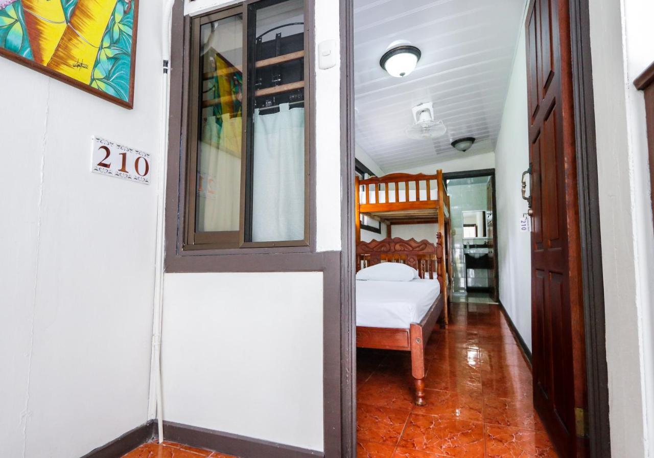 Hotel Flor Blanca Manuel Antonio Buitenkant foto
